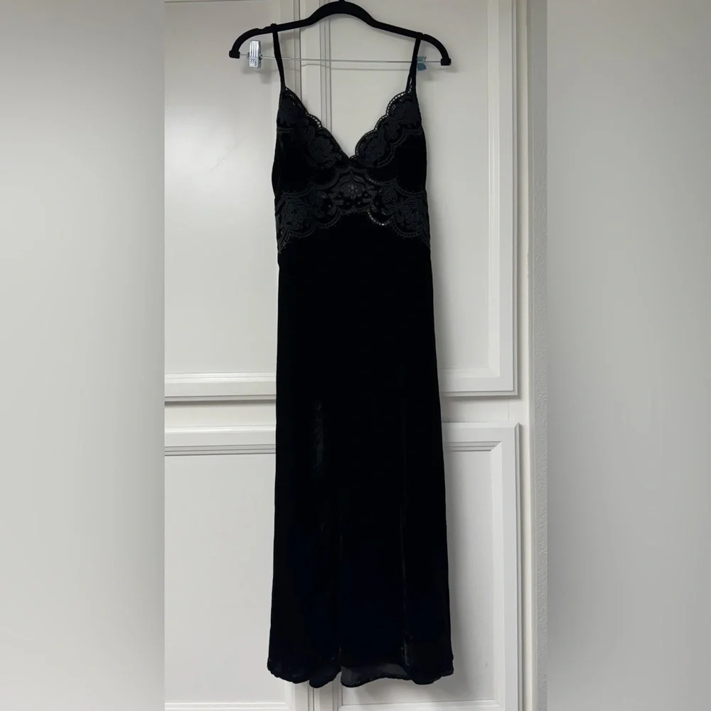 Farm Rio Black Richelieu Velvet Slip Dress - Picture 3 of 7